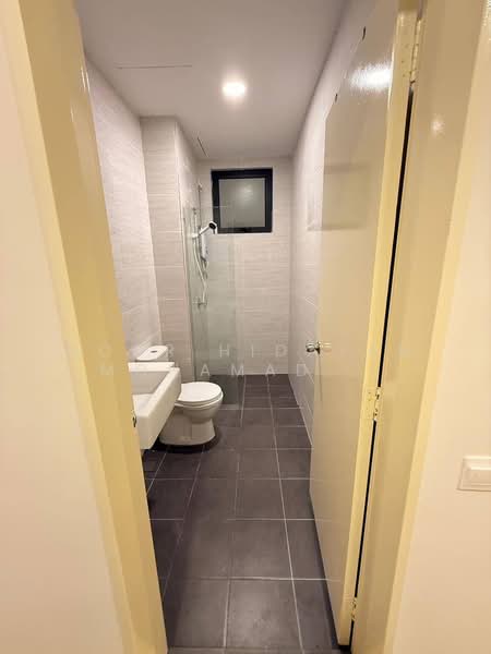 Kondominium untuk Disewa di Brezza Hill - Noor Hidayah Mohamad Noor - Bathroom - PropertyGuru.com.my