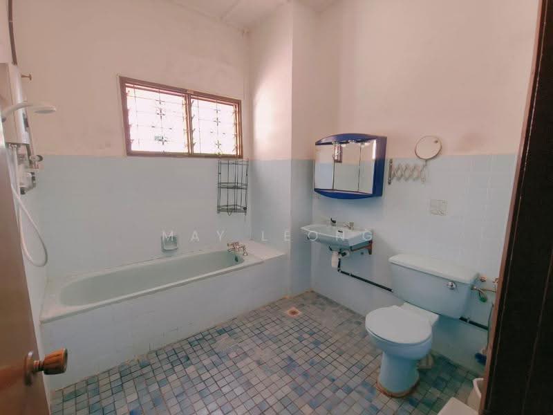 Semi-Detached House for Sale in Taman Tun Dr Ismail (Kuala Lumpur) - May Leong - Bathroom - PropertyGuru.com.my