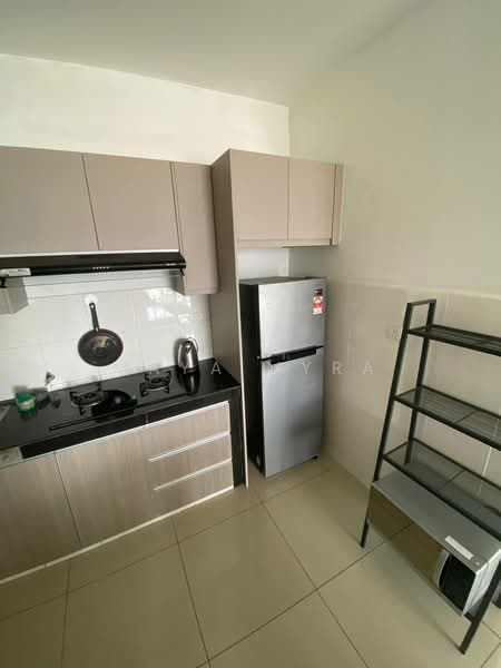 Kondominium untuk Disewa di Dwiputra Residences - Maya Myra - Kitchen - PropertyGuru.com.my