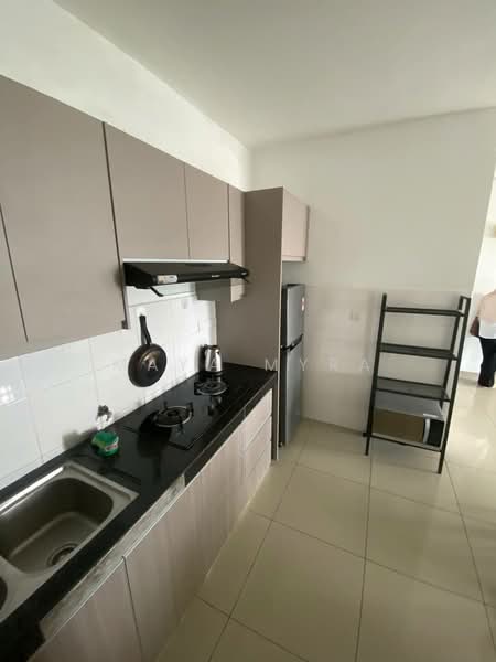 Kondominium untuk Disewa di Dwiputra Residences - Maya Myra - Kitchen - PropertyGuru.com.my