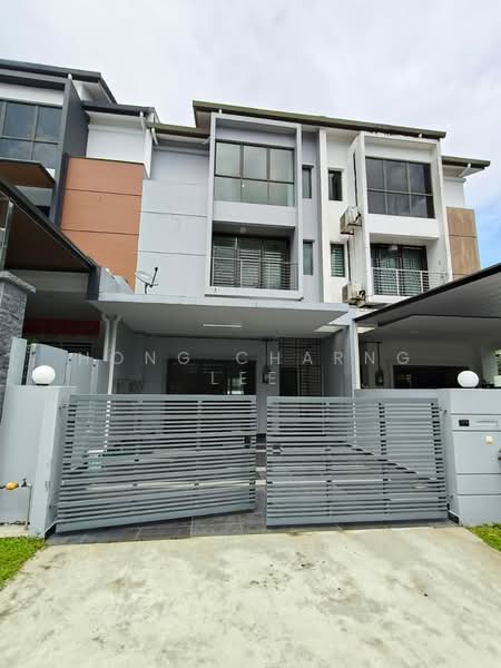 Rumah Teres 2.5 Tingkat untuk Disewa di Kulai (Johor) - Hong Charng Lee - Exterior - PropertyGuru.com.my