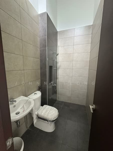 Rumah Teres 2-Tingkat untuk Dijual di Setia Eco Glades (Cyberjaya) - Johnny Leong - Bathroom - PropertyGuru.com.my