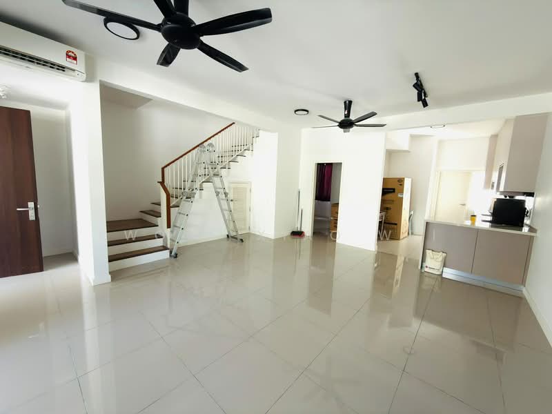 Rumah Teres untuk Dijual di Kota Emerald (Rawang) - Kwong Xiao Wei - Living Room - PropertyGuru.com.my