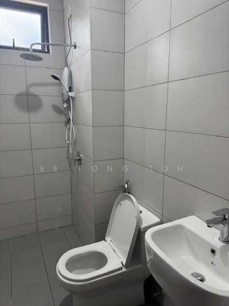 Service Residence for Sale at Meldrum Heights (Residensi Meldrum) - Ee Fong Toh - Bathroom - PropertyGuru.com.my