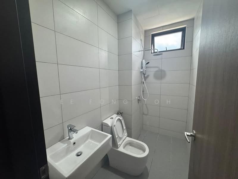 Service Residence for Sale at Meldrum Heights (Residensi Meldrum) - Ee Fong Toh - Bathroom - PropertyGuru.com.my