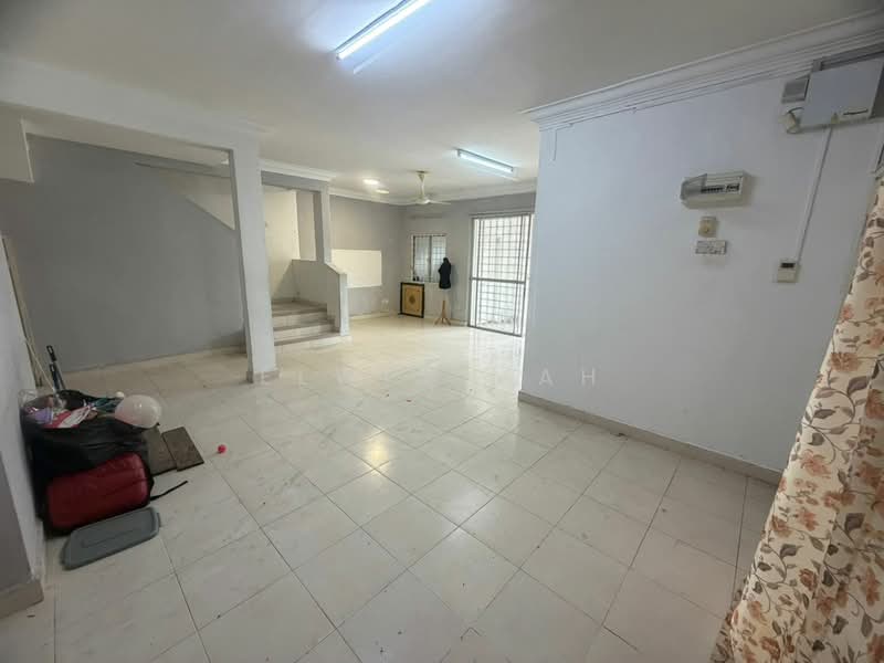 Semi-Detached House for Sale in Taman Garing Utama (Rawang) - Elwin Mah - Living Room - PropertyGuru.com.my