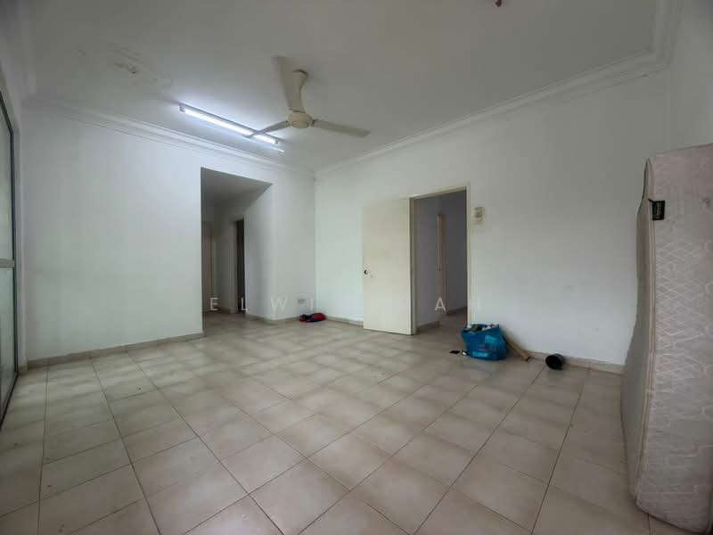 Semi-Detached House for Sale in Taman Garing Utama (Rawang) - Elwin Mah - Living Room - PropertyGuru.com.my