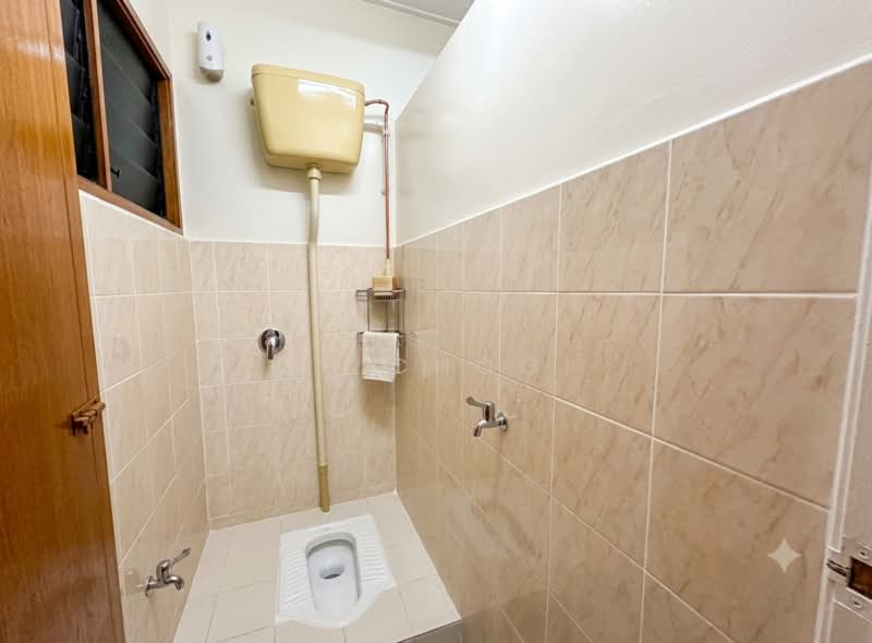 Flat for Rent at PPR Pantai Ria - CY Chooi - Bathroom - PropertyGuru.com.my
