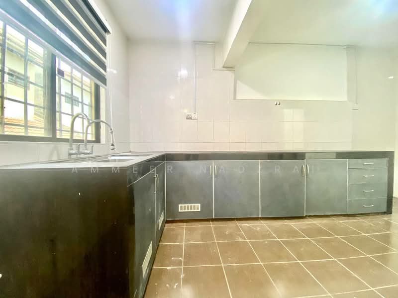 2-storey Terraced House for Sale in Bandar Teknologi Kajang (Kajang) - Ammeer Nadzrai - Kitchen - PropertyGuru.com.my