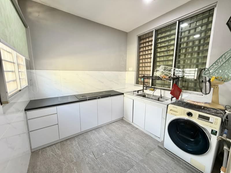2-storey Terraced House for Sale in Taman Sri Pulai Perdana (Skudai) - Ee Fong Toh - Kitchen - PropertyGuru.com.my