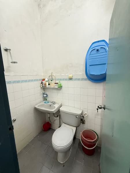 1-storey Terraced House for Sale in Bandar Selesa Jaya (Skudai) - Ee Fong Toh - Bathroom - PropertyGuru.com.my