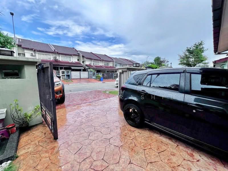 Rumah Teres 2 Tingkat untuk Dijual di Taman Cahaya Alam (Shah Alam) - Fahana Rashid - Exterior - PropertyGuru.com.my