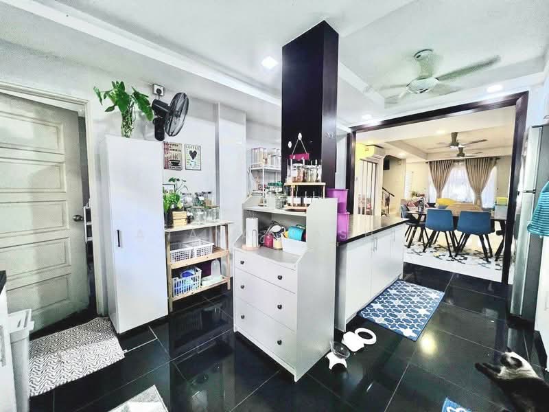 Rumah Teres 2 Tingkat untuk Dijual di Taman Cahaya Alam (Shah Alam) - Fahana Rashid - Kitchen - PropertyGuru.com.my