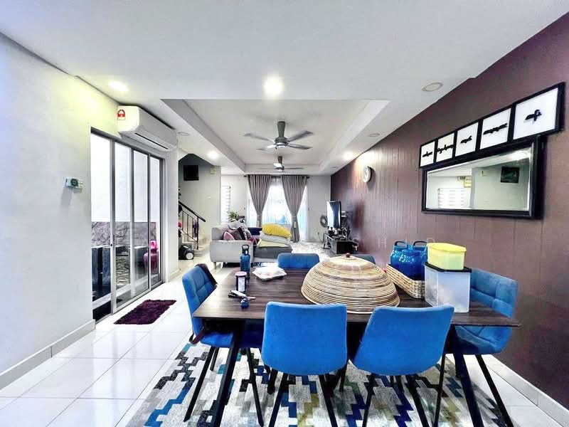 Rumah Teres 2 Tingkat untuk Dijual di Taman Cahaya Alam (Shah Alam) - Fahana Rashid - Living Room - PropertyGuru.com.my