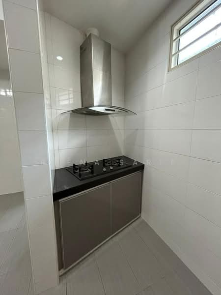 2-storey Terraced House for Sale in Sunway Kayangan (Shah Alam) - Reena Sarif - Kitchen - PropertyGuru.com.my