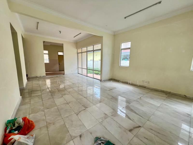 Semi-Detached House for Sale in Subang Bestari (Shah Alam) - Fahana Rashid - Living Room - PropertyGuru.com.my