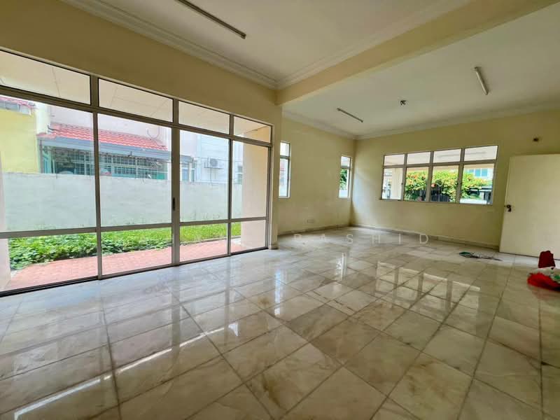 Semi-Detached House for Sale in Subang Bestari (Shah Alam) - Fahana Rashid - Living Room - PropertyGuru.com.my