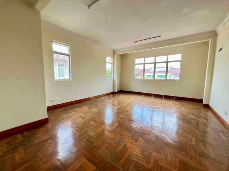 Semi-Detached House for Sale in Subang Bestari (Shah Alam) - Fahana Rashid - Living Room - PropertyGuru.com.my