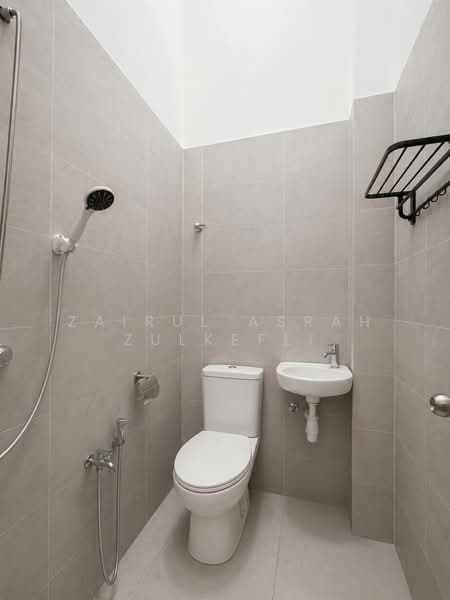 1-storey Terraced House for Sale in Klang (Selangor) - Zairul Asrah Zulkefli - Bathroom - PropertyGuru.com.my