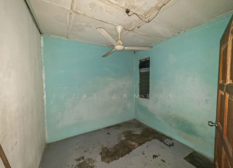 Rumah Teres 1 Tingkat untuk Dijual di Seksyen 24 (Shah Alam) - Izzat Zamros - PropertyGuru.com.my