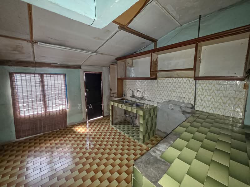 Rumah Teres 1 Tingkat untuk Dijual di Seksyen 24 (Shah Alam) - Izzat Zamros - PropertyGuru.com.my