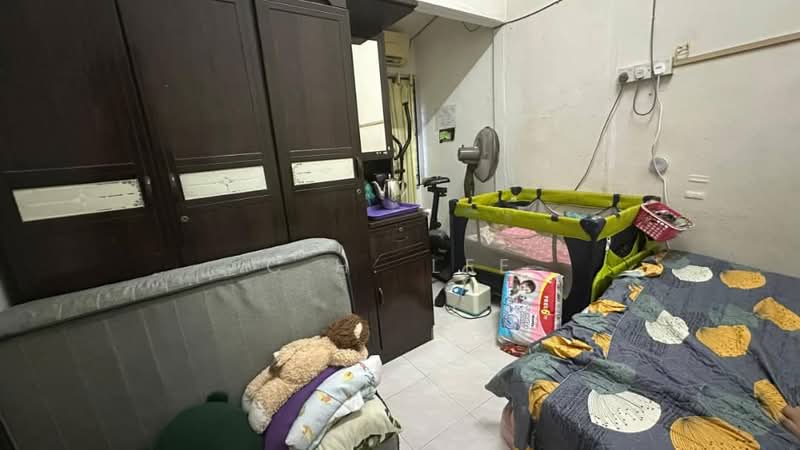 Rumah Flat untuk Dijual di Taman Emas - C.H. Lee - Bedroom - PropertyGuru.com.my