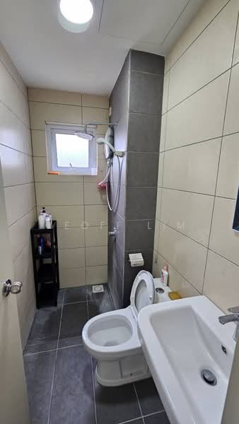 Condominium for Rent at The Holmes 1 - Geoff Lim - Bathroom - PropertyGuru.com.my