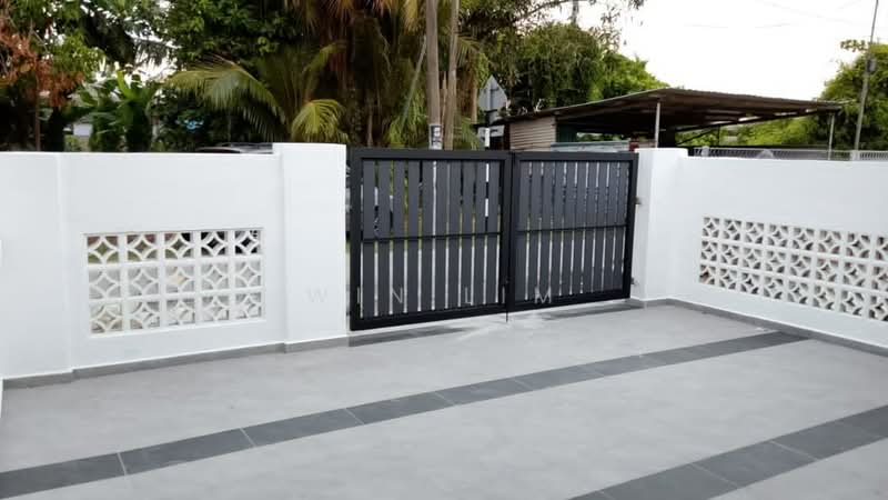 1-storey Terraced House for Sale in Batu Pahat (Johor) - Win Lim - Exterior - PropertyGuru.com.my