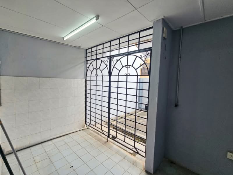 Rumah Teres 2-Tingkat untuk Disewa di Usj 11 (Subang Jaya) - Jason Ooi - Entrance - PropertyGuru.com.my