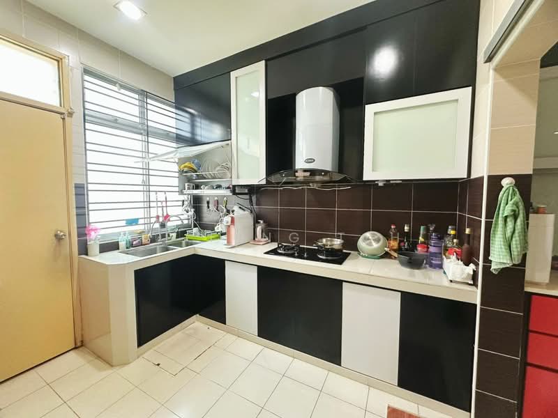 2-storey Terraced House for Sale in Taman Bestari Indah (Ulu Tiram) - Ee Fong Toh - Kitchen - PropertyGuru.com.my