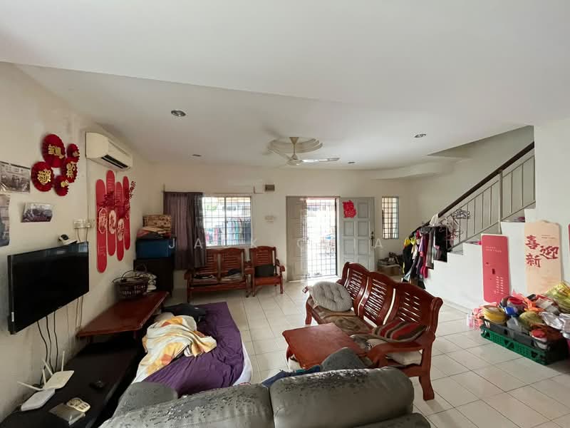2-storey Terraced House for Sale in Taman Pulai Impian (Sikamat) - Jack Chia - Living Room - PropertyGuru.com.my