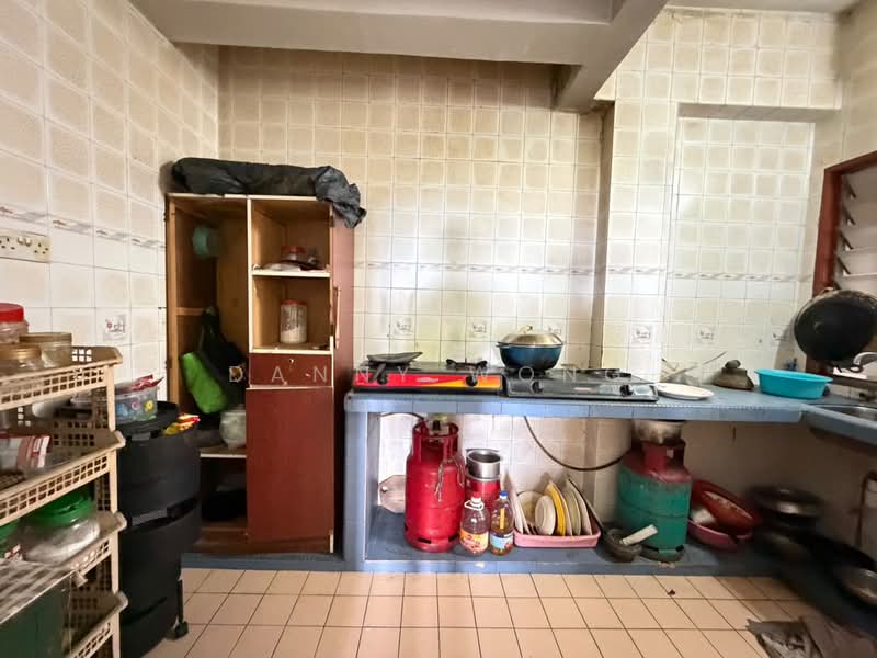 Pangsapuri untuk Dijual di Sri Permata - Danny Wong - Kitchen - PropertyGuru.com.my