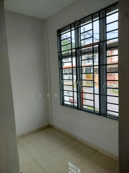 Rumah Berkembar untuk Dijual di Taman Puncak Jalil (Seri Kembangan) - Jerry Lee - PropertyGuru.com.my