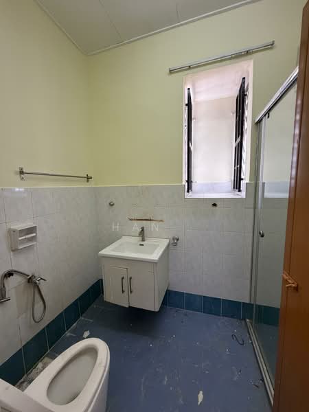 2-storey Terraced House for Rent in Bandar Baru Sri Petaling (Sri Petaling) - Han . - Bathroom - PropertyGuru.com.my