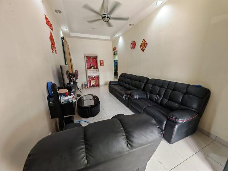 1-storey Terraced House for Sale in Bandar Putra Kulai (Kulai) - Anson Chua - Living Room - PropertyGuru.com.my