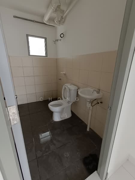 Pangsapuri untuk Disewa di Gapura Bayu - Chong . - Bathroom - PropertyGuru.com.my