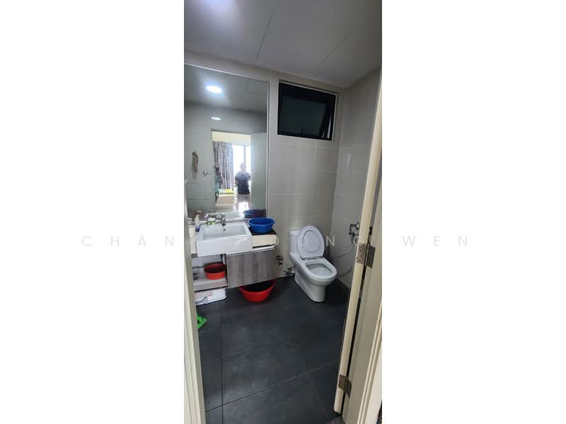 Service Residence for Sale at Southkey Mosaic - Chang Hoong Wen - Bathroom - PropertyGuru.com.my
