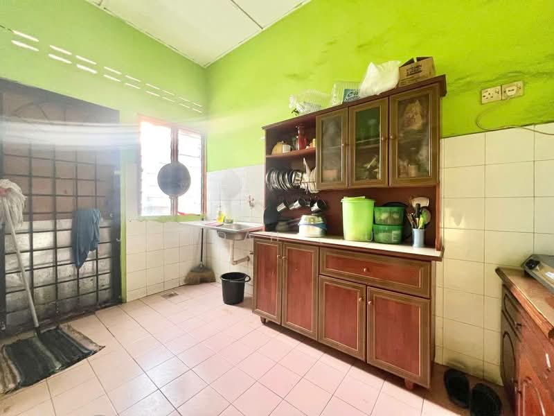 Rumah Teres 1 Tingkat untuk Dijual di Bandar Rinching Seksyen 5 (Semenyih) - JUMIDAH (JUE) - Kitchen - PropertyGuru.com.my