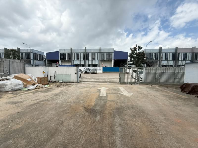 Factory for Rent in Taman Perindustrian Cemerlang (Ulu Tiram) - James Bong - Exterior - PropertyGuru.com.my