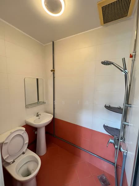 Rumah Teres 1.5 Tingkat untuk Disewa di Kepong (Kuala Lumpur) - Tess Tan - Bathroom - PropertyGuru.com.my