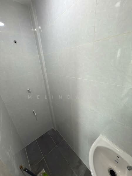 Rumah Flat untuk Dijual di Taman Baiduri - Melinda Ee - Bathroom - PropertyGuru.com.my