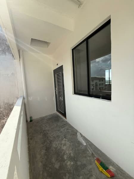 Rumah Flat untuk Dijual di Taman Baiduri - Melinda Ee - Balcony - PropertyGuru.com.my