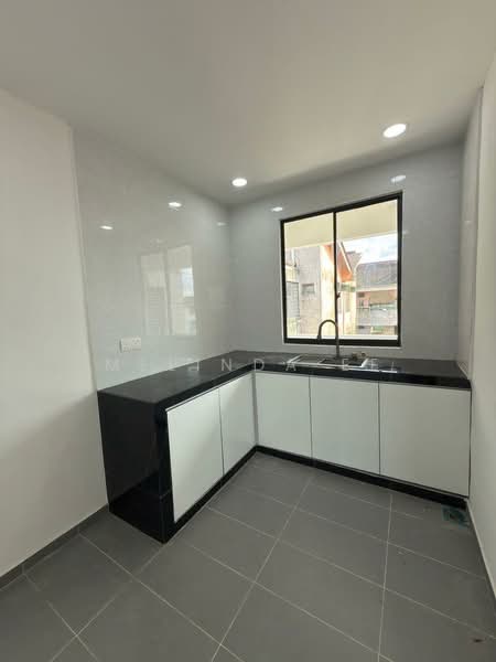 Rumah Flat untuk Dijual di Taman Baiduri - Melinda Ee - Kitchen - PropertyGuru.com.my