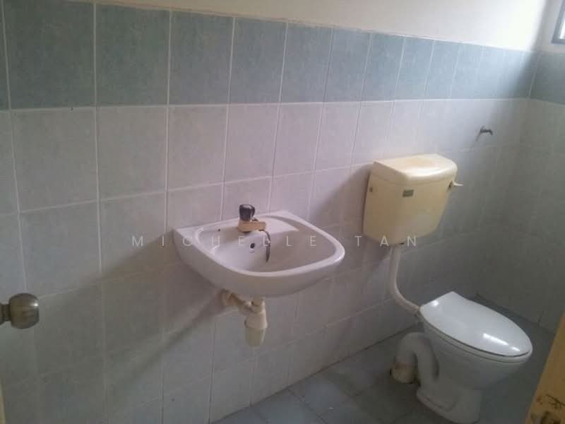 Apartment for Sale at Iris Apartment - Michelle Tan - Bathroom - PropertyGuru.com.my