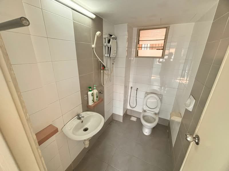 Apartment for Sale at Apartment Impian - SK Luk - Bathroom - PropertyGuru.com.my