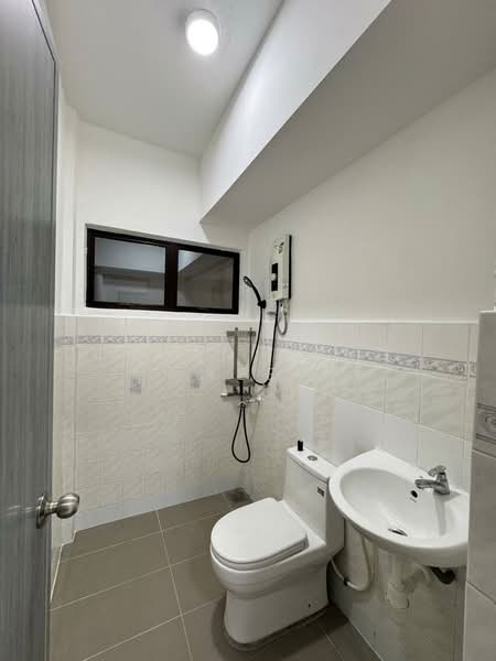 Condominium for Sale at Selesa Puteri Condominium - Chuan Hong Kee - Bathroom - PropertyGuru.com.my