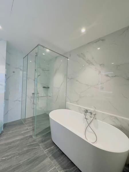 Servis Apartment untuk Disewa di Core Residence @ TRX - Tim Siow - Bathroom - PropertyGuru.com.my