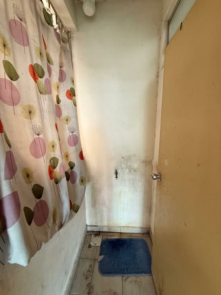 Apartment for Sale at Lake View Suites - Melinda Ee - Bathroom - PropertyGuru.com.my