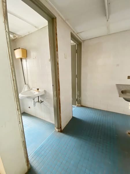 Shop / Office for Rent in Bandar Sri Damansara (Selangor) - Jeffrey Cheah - Bathroom - PropertyGuru.com.my