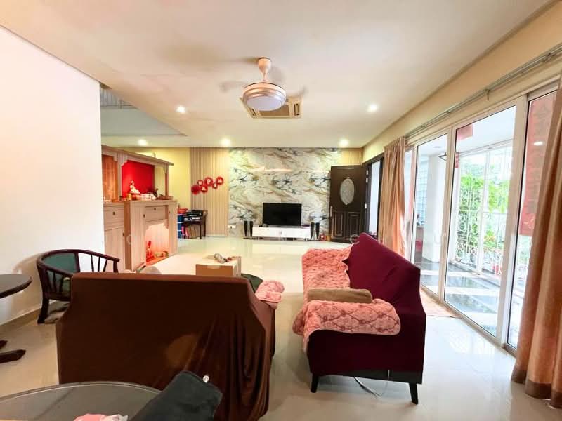 2-storey Terraced House for Sale in Glenmarie (Selangor) - Josephine Chou - Living Room - PropertyGuru.com.my